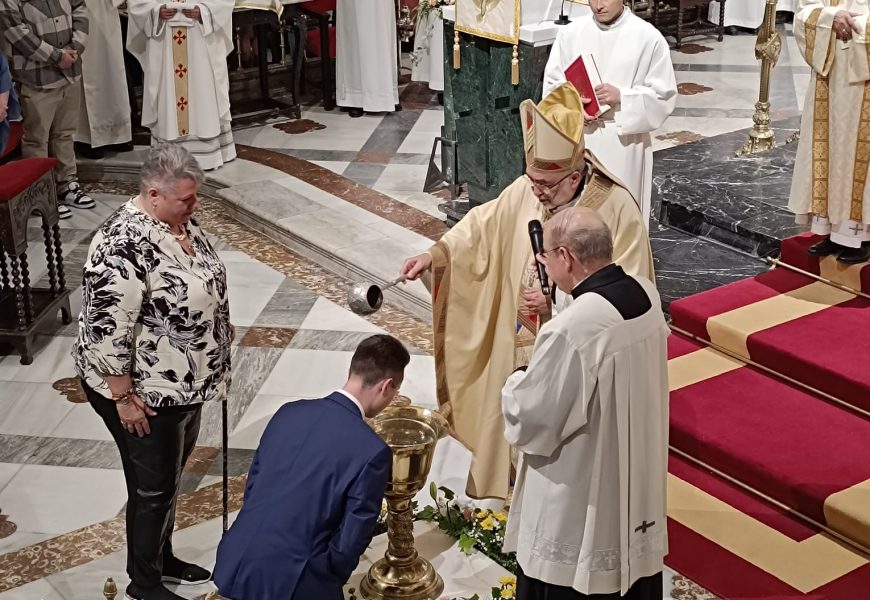 «Estoy observando entre los catecúmenos adultos una tendencia nueva, gente que quiere reconectar»