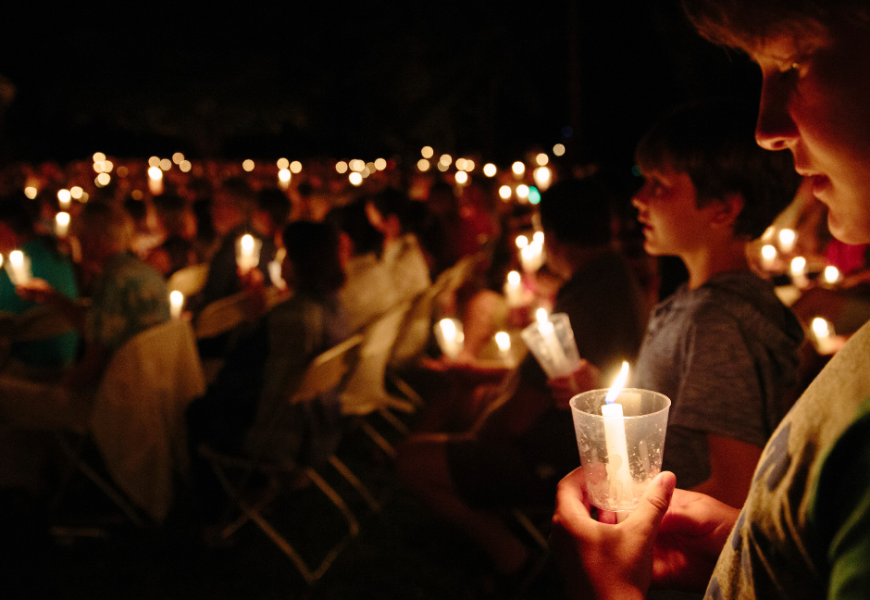 Víspera de Todos los Santos: «Una noche para mirar al cielo con esperanza»
