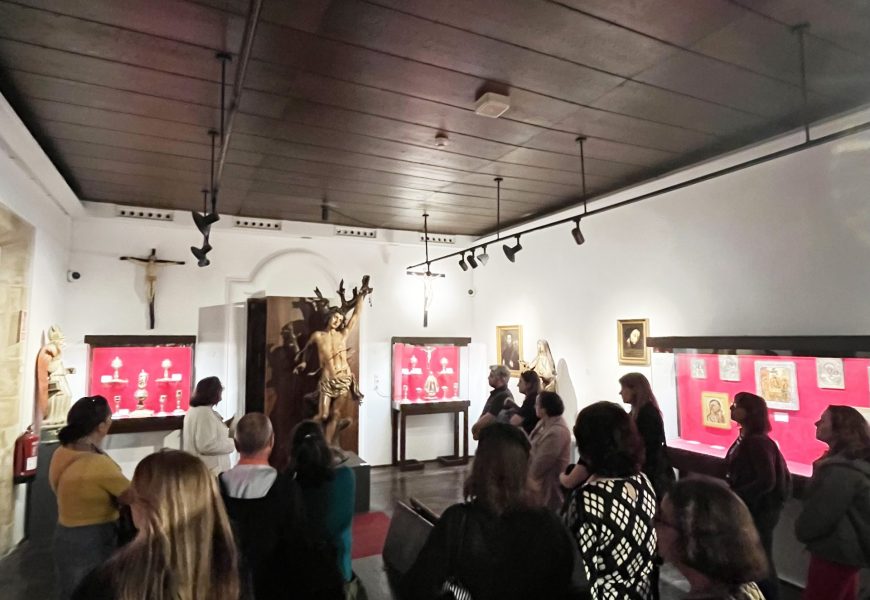 Recorrido por la simbología del armamento en el arte sacro del Museo de la Iglesia