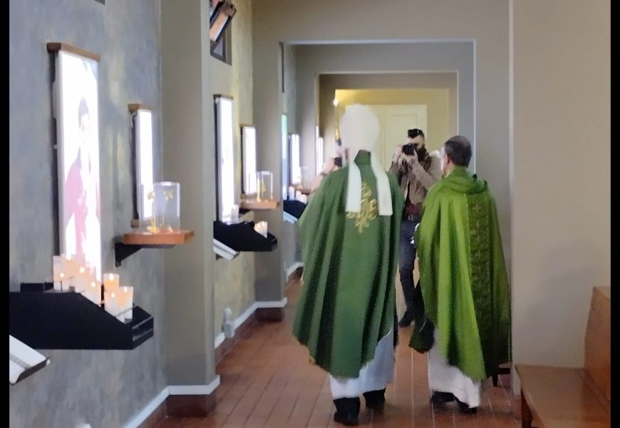 Las nuevas capillas de Ventanielles atraen a visitantes y a fieles del barrio