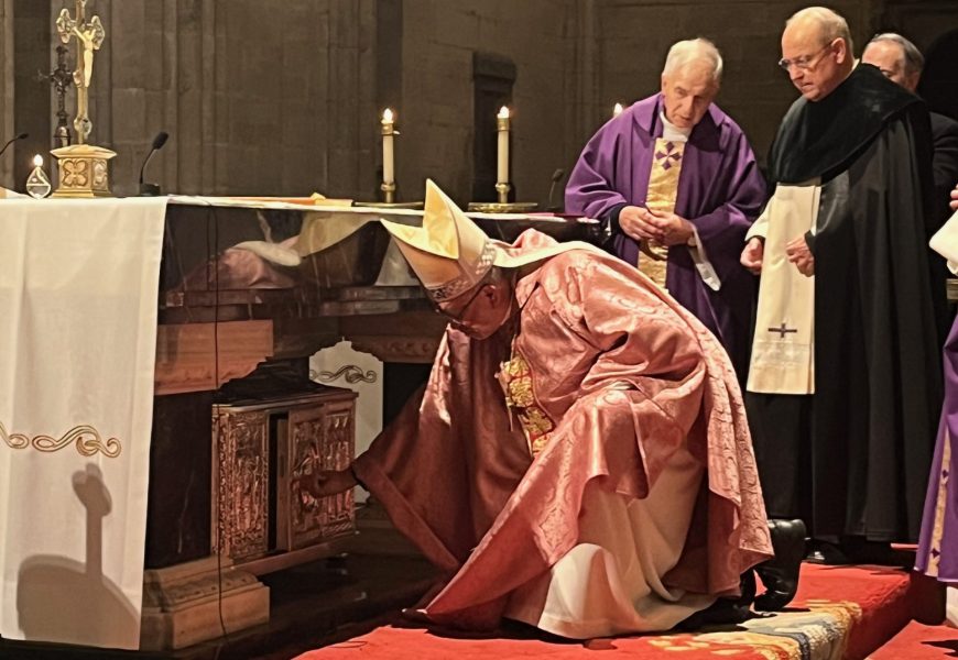 La Catedral de Oviedo incorpora reliquias de mártires del siglo XX a su altar mayor
